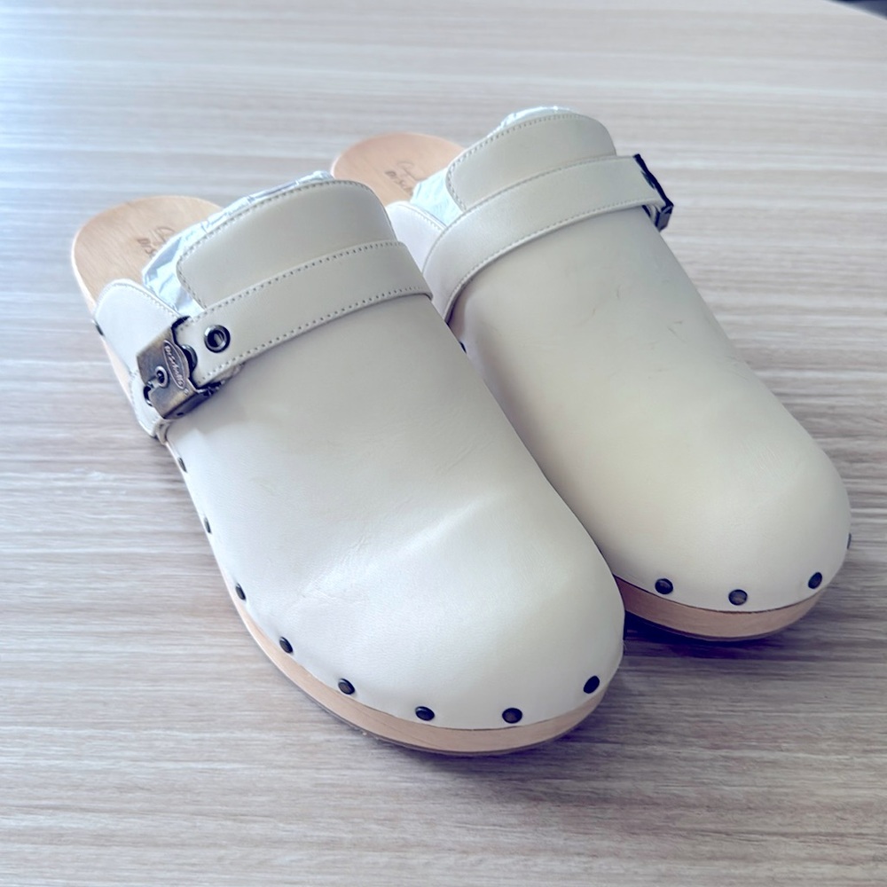 Dr Scholl’s Original Collection.